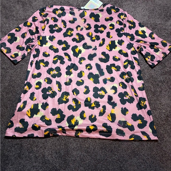 LuLaRoe Pink and Black Leopard Print Short Sleeve Tee - Picture 2 of 4